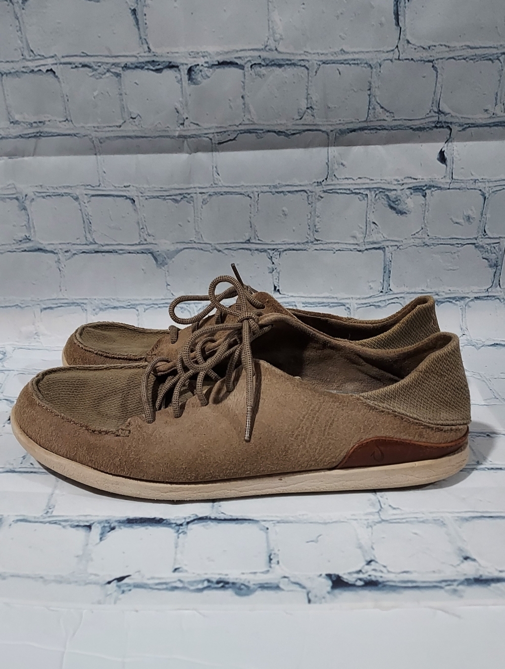 OluKai Mens Size 11.5 Manoa Canvas Shoes Casual Beige Fair Condition